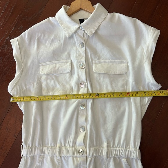 $99 KUT From the Kloth Short Sleeve Button Down Romper Medium White stretchy - Picture 3 of 7